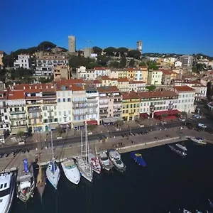 https://cannes-vieux-port-seafront-rent-from-german-owners.fr-provencehotel.com