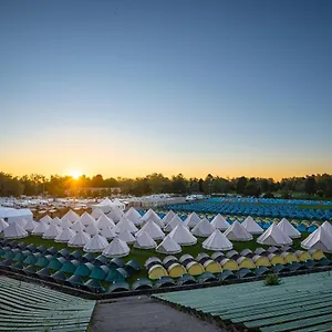 https://wiesn-camp.com-bavaria.com